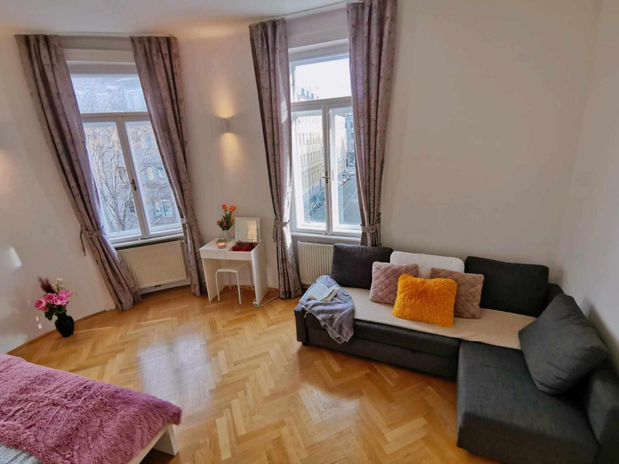 Central And Round 3 Minutes To City Shopping Center And Schoenbrunn Palace Виена Екстериор снимка