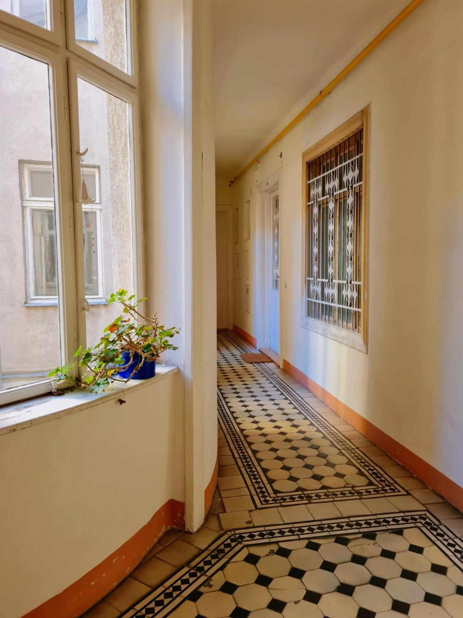 Central And Round 3 Minutes To City Shopping Center And Schoenbrunn Palace Виена Екстериор снимка